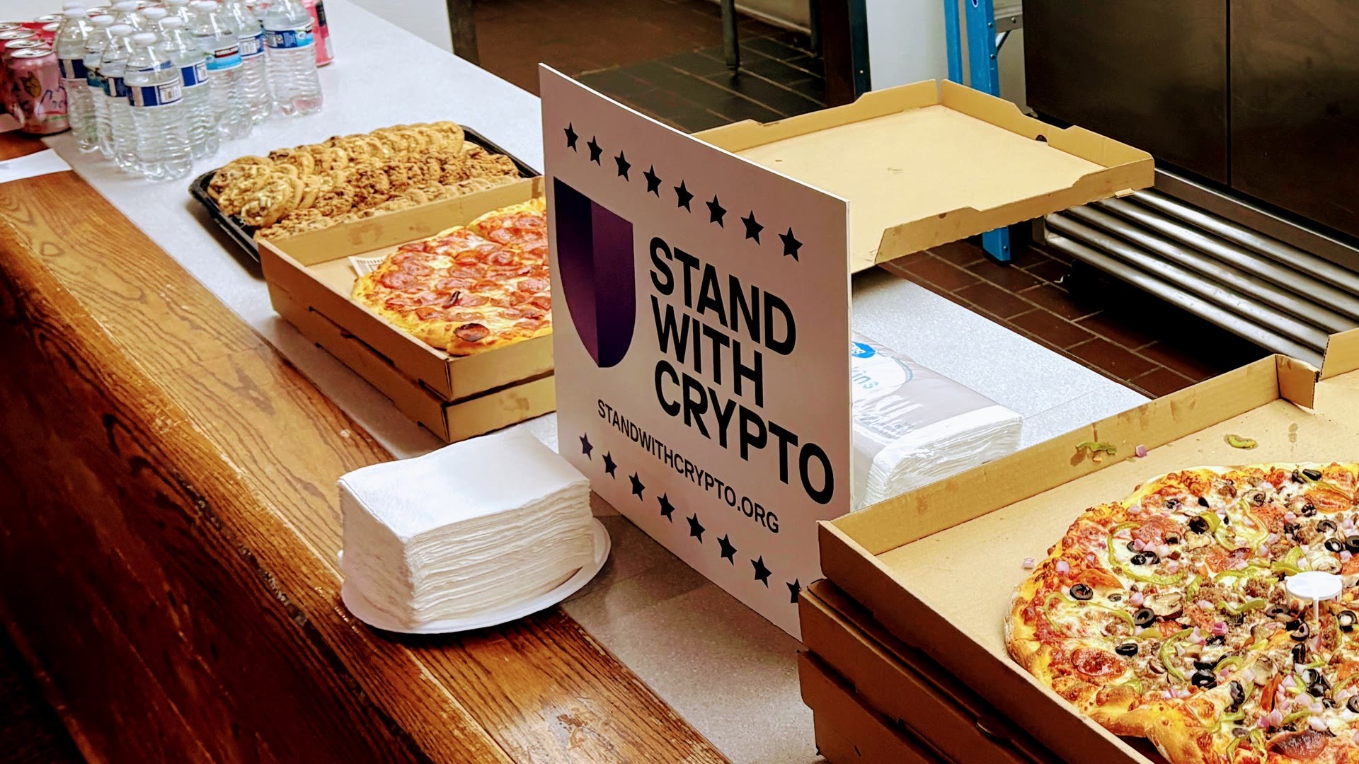 Stand With Crypto pizza boxes